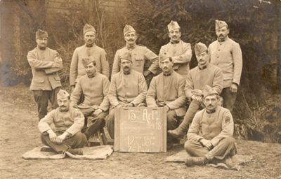 Groupe de soldats du 13e régiment d'artillerie, carte postale, [s.n.], [1914-1918] (Archives départementales de la Sarthe, 2 Fi 4605)