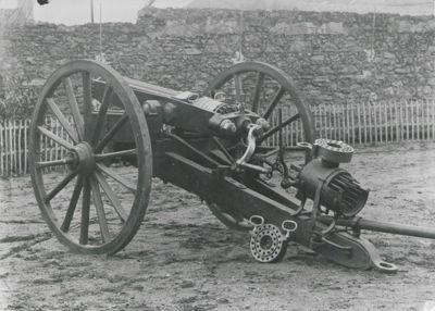 canon système de Reffye modifié par Amédée Bollée père pendant la guerre 1870-1871, photographie, cliché Bollée, vers 1885-1890 (Archives départementales de la Sarthe, 105 J 5666)
